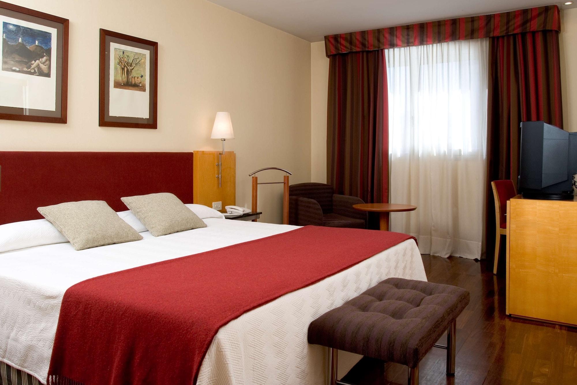 Nh Ciutat De Reus Hotel Ngoại thất bức ảnh