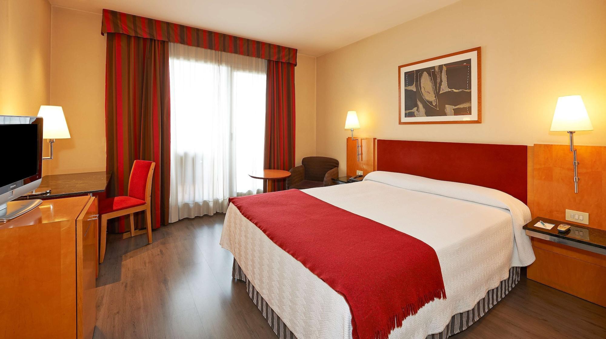 Nh Ciutat De Reus Hotel Ngoại thất bức ảnh