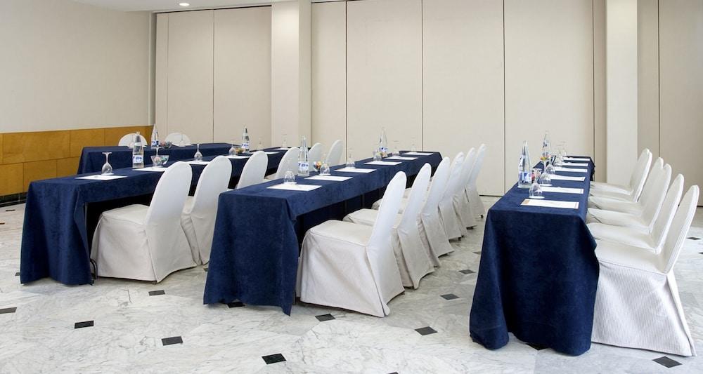 Nh Ciutat De Reus Hotel Ngoại thất bức ảnh