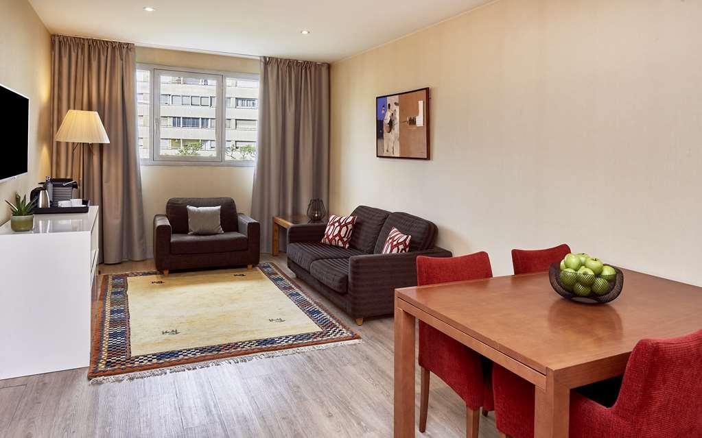 Nh Ciutat De Reus Hotel Phòng bức ảnh