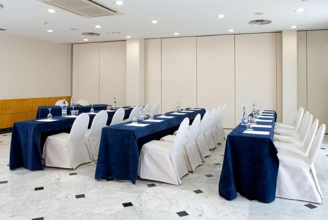 Nh Ciutat De Reus Hotel Ngoại thất bức ảnh