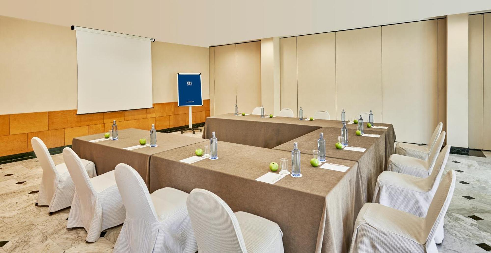 Nh Ciutat De Reus Hotel Ngoại thất bức ảnh