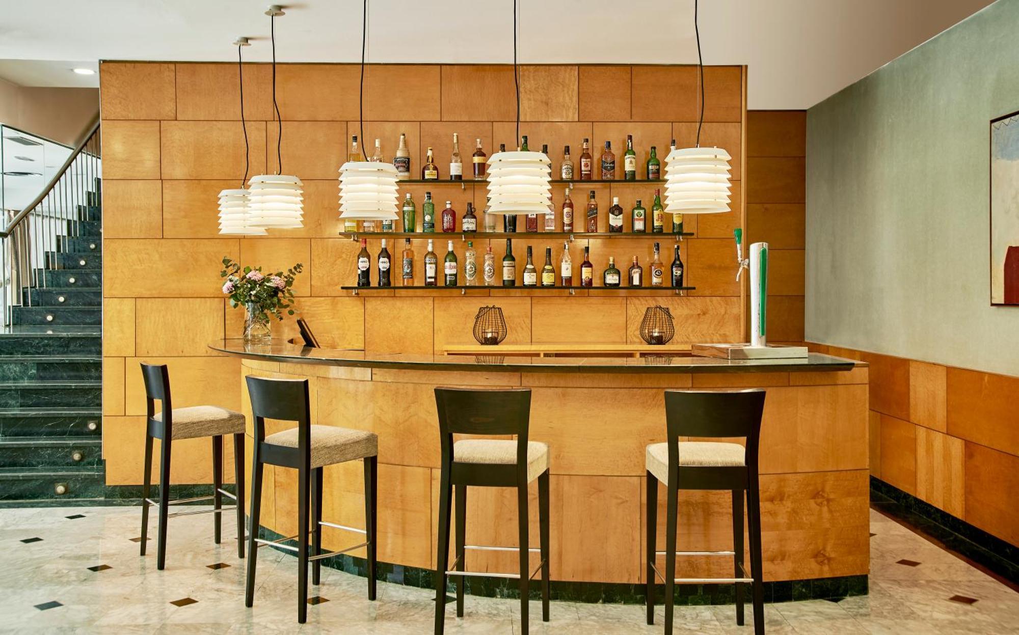 Nh Ciutat De Reus Hotel Ngoại thất bức ảnh