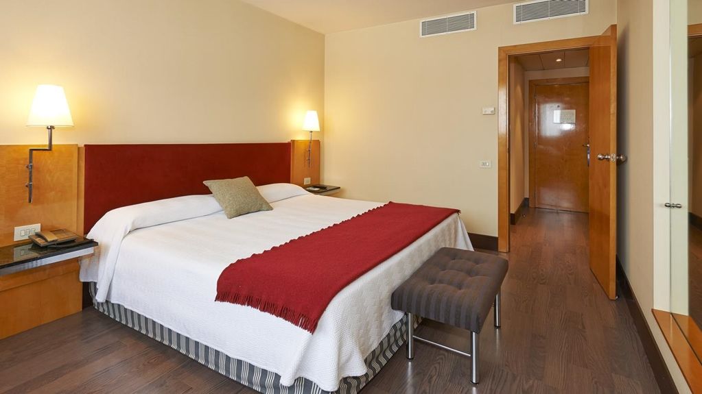 Nh Ciutat De Reus Hotel Phòng bức ảnh