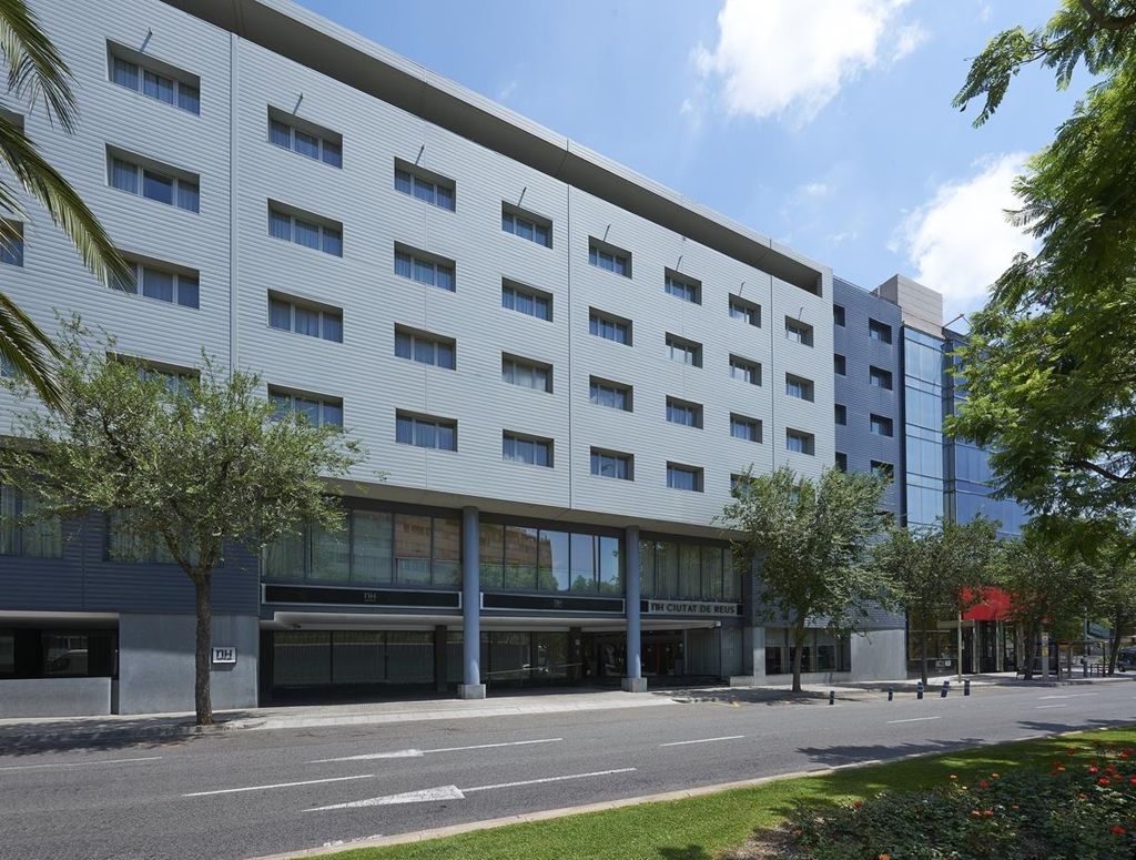Nh Ciutat De Reus Hotel Ngoại thất bức ảnh