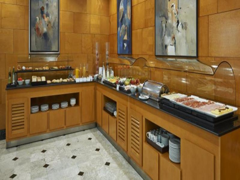 Nh Ciutat De Reus Hotel Ngoại thất bức ảnh