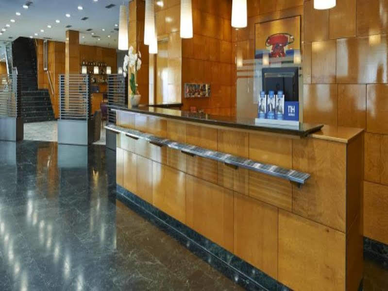 Nh Ciutat De Reus Hotel Ngoại thất bức ảnh