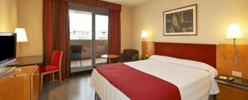 Nh Ciutat De Reus Hotel Ngoại thất bức ảnh